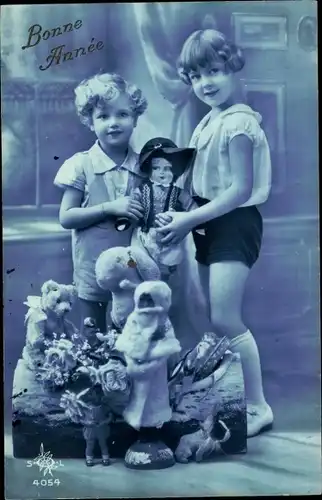 Ak Glückwunsch Neujahr, Kinder mit Puppen