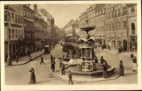 Ak København Kopenhagen Dänemark, Amagertorv, Partie am Brunnen