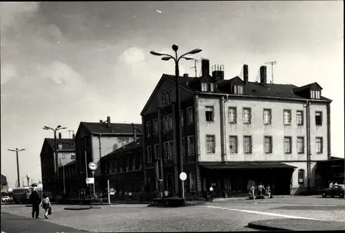 Foto Ak Freiberg in Sachsen, Teilansicht, Passanten