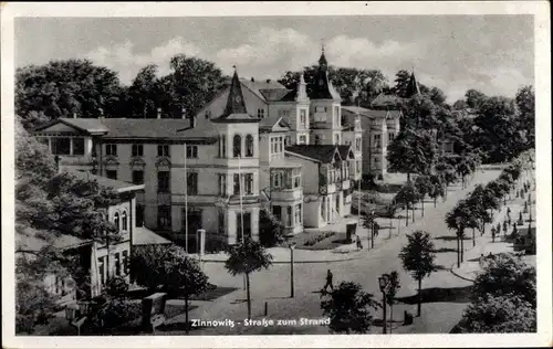 Ak Ostseebad Zinnowitz auf Usedom, Straße zum Strand, Allee