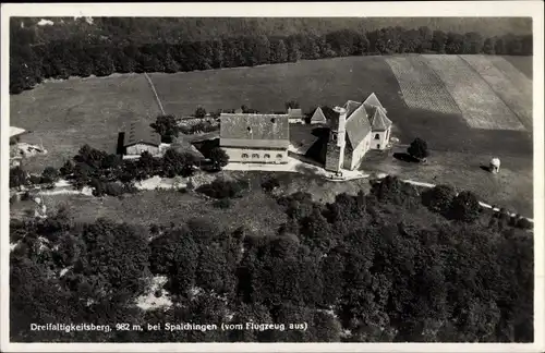 Ak Spaichingen in Baden Württemberg, Dreifaltigkeitsberg, Blick vom Flugzeug aus