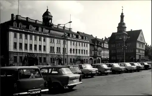 Foto Ak Lutherstadt Eisenach in Thüringen, Straßenpartie, Autos, Häuserfront