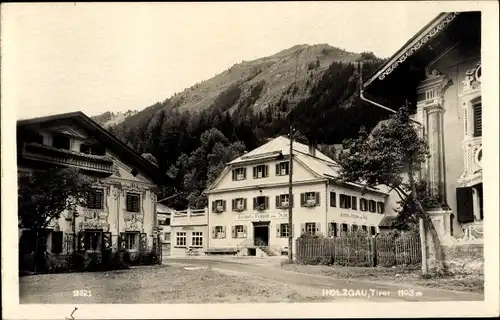 Foto Ak Holzgau im Lechtal Tirol, Ortspartie, Gasthof und Pension Zum Bräu