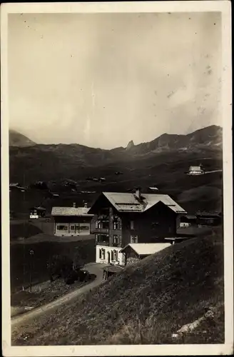 Ak Arosa Kanton Graubünden Schweiz, Haus mit Umgebung