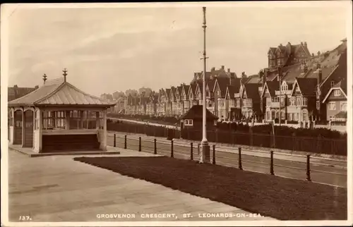 Ak St Leonards on Sea Hastings Südostengland, Grosvenor Crescent