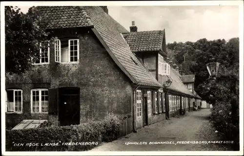 Ak Fredensborg Kommune Dänemark, Straßenpartie, Wohnhäuser