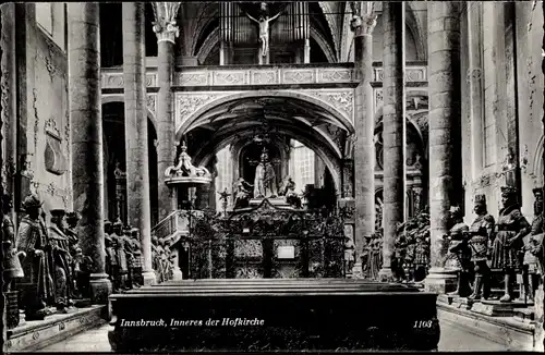 Ak Innsbruck in Tirol, Hofkirche, Innenansicht