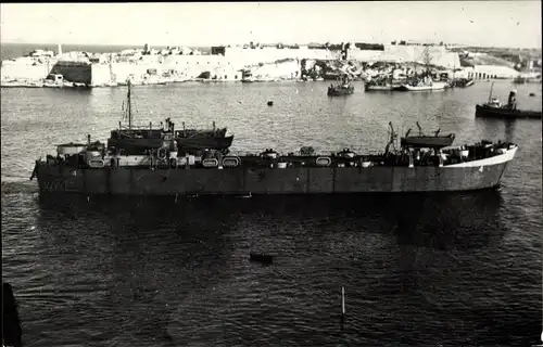 Foto US Amerikanisches Kriegsschiff, 4, Landing Ship Tank