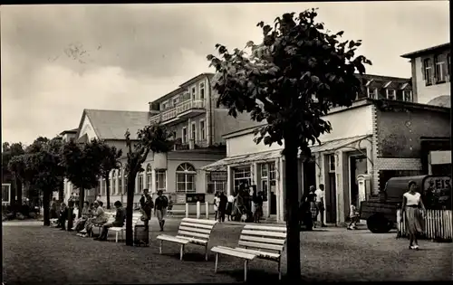 Ak Ostseebad Bansin Heringsdorf auf Usedom, Strandpromenade, Passanten