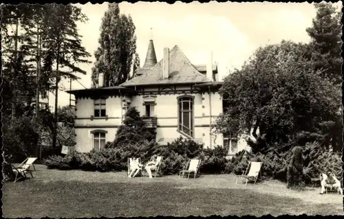 Ak Bad Klosterlausnitz in Thüringen,  Liegewiese am Klubhaus