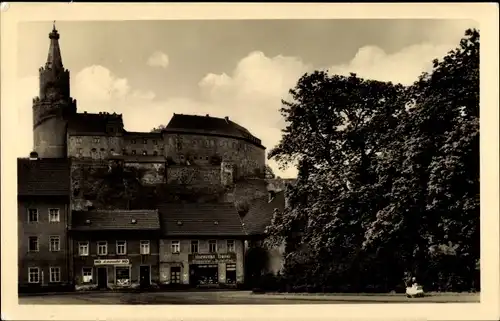 Ak Weida in Thüringen, Osterburg vom Platz der Freiheit aus gesehen