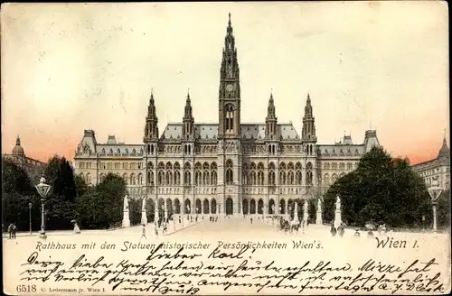 Ak Wien 1 Innere Stadt, Rathaus mit den Statuen historischer Persönlichkeiten Wiens