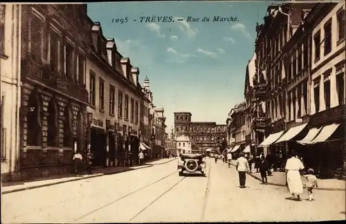 Ak Trier in Rheinland Pfalz, Blick in die Marktstraße, Passanten, Geschäfte