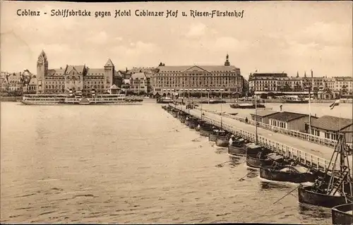 Ak Koblenz am Rhein, Schiffsbrücke gegen Hotel Coblenzer Hof und Riesen Fürstenhof