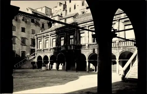 Ak Šibenik Sebenico Kroatien, Innenhof