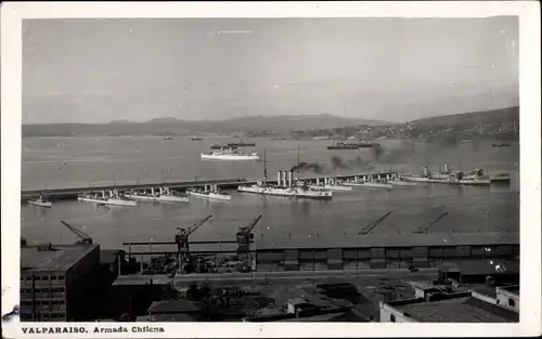 Ak Valparaíso Chile, Armada Chilena, Kriegsschiffe, Hafen