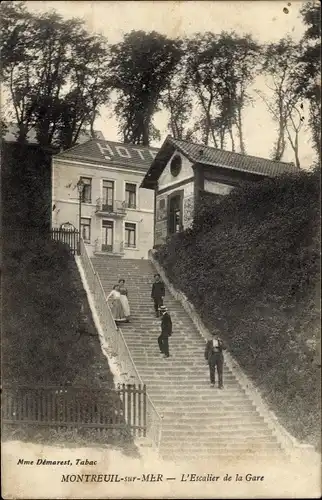 Ak Montreuil sur Mer Pas de Calais, L'Escalier de la Gare