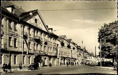 Ak Weimar in Thüringen, Goetheplatz, Häuserreihe, Bus