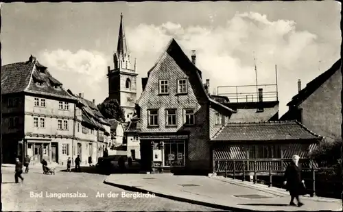 Ak Bad Langensalza in Thüringen, Straßenpartie an der Bergkirche