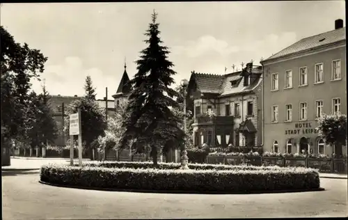 Ak Naunhof im Kreis Leipzig, Bahnhofsplatz, Hotel Stadt Leipzig