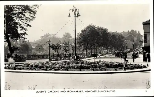 Ak Newcastle unter Lyme West Midlands, Queen&#39;s Gardens und Ironmarket