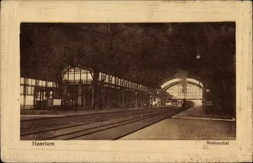 Ak Haarlem Nordholland Niederlande, Stationshal