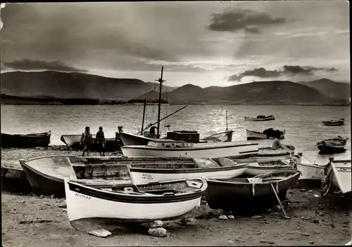 Ak Volos Griechenland, Sonnenuntergang, Boote am Strand