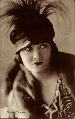 Ak Schauspielerin Gloria Swanson, Portrait