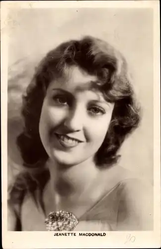 Ak Schauspielerin Jeanette MacDonald, Portrait