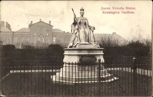 Ak Kensington London England, Queen Victoria Statue, Kensington Gardens