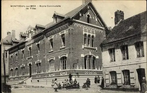 Ak Montreuil sur Mer Pas de Calais, Ecole Communale de Filles