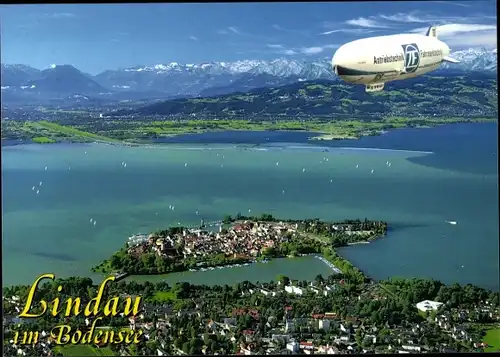 Ak Lindau am Bodensee Schwaben, Zeppelin, Panorama mit Gebirge