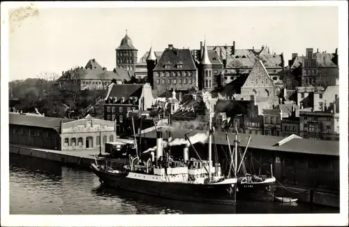 Ak Hansestadt Lübeck, Burg mit Burgtor und Hafen, Dampfer