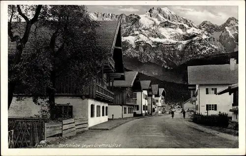 Ak Farchant Oberbayern, Dorfstraße gegen Dreitorspitze