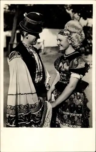 Ak Ungarn, Volkstrachten aus Mezokövesd