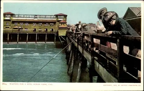 Ak Ocean Park Santa Monica Kalifornien USA, Angler am Pier