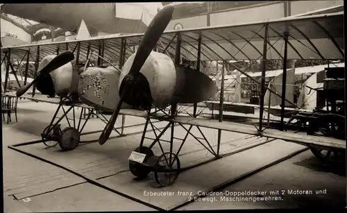 Ak Luftfahrerdank, Erbeuteter französ. Caudron Doppeldecker, 2 Motoren, 2 bewegliche MG