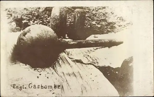 Foto Ak Englische Gasbombe, Fehlzünder, I. WK