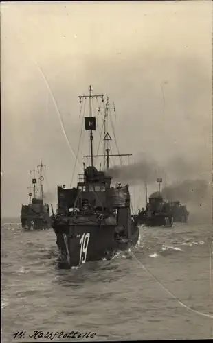Foto Ak Deutsche Kriegsschiffe, 14. Halbflottille, Nr. 19, Nr. 20