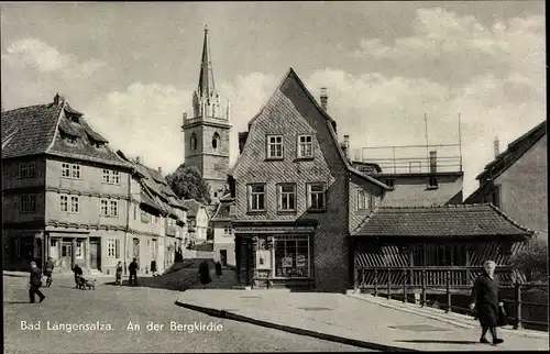 Ak Bad Langensalza im Thüringer Becken, Straßenpartie an der Bergkirche