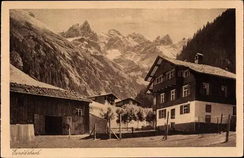 Ak Einödsbach Oberstdorf im Oberallgäu, Ortspartie mit Gebirge im Hintergrund