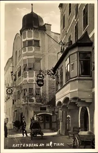 Ak Rattenberg in Tirol, Straßenpartie im Ort, Gasthöfe, Pferdegespann