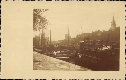 Foto Ak Rotterdam Südholland Niederlande, Flusspartie mit Booten