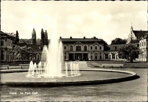 Ak Gera in Thüringen, im Park OdF, Springbrunnen