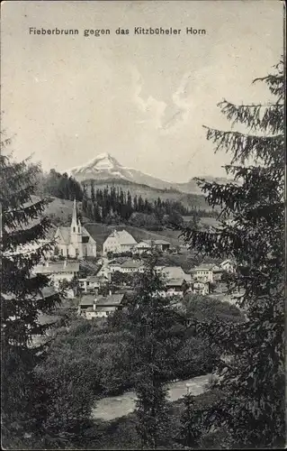 Ak Fieberbrunn in Tirol, Ortsansicht gegen das Kitzbüheler Horn
