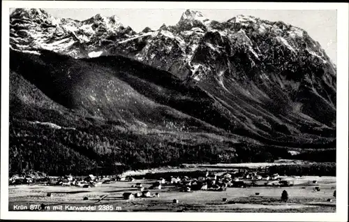 Ak Krün in Oberbayern, Ortsansicht mit Karwendel
