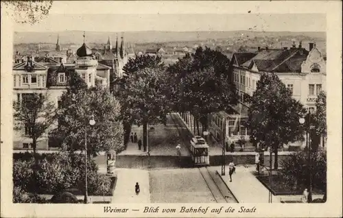 Ak Weimar in Thüringen, Blick vom Bahnhof auf die Stadt, Straßenbahn