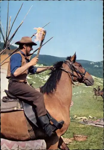 Ak Karl May, Szene aus Winnetou II. Teil, Die Verbrecher legen Feuer an die Wigwams