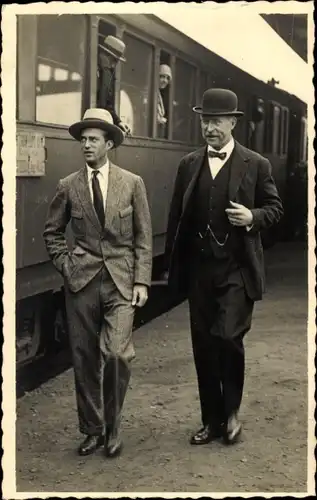 Ak König Leopold III. von Belgien, König Albert I., Bahnhof, Zug