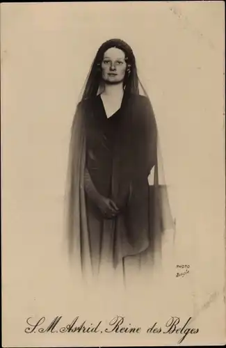 Ak Astrid von Schweden, Königin von Belgien, Portrait